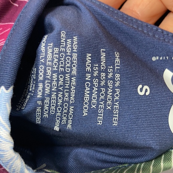 So sporty floral cut out top & high rise bike short size S juniors - Picture 16 of 17